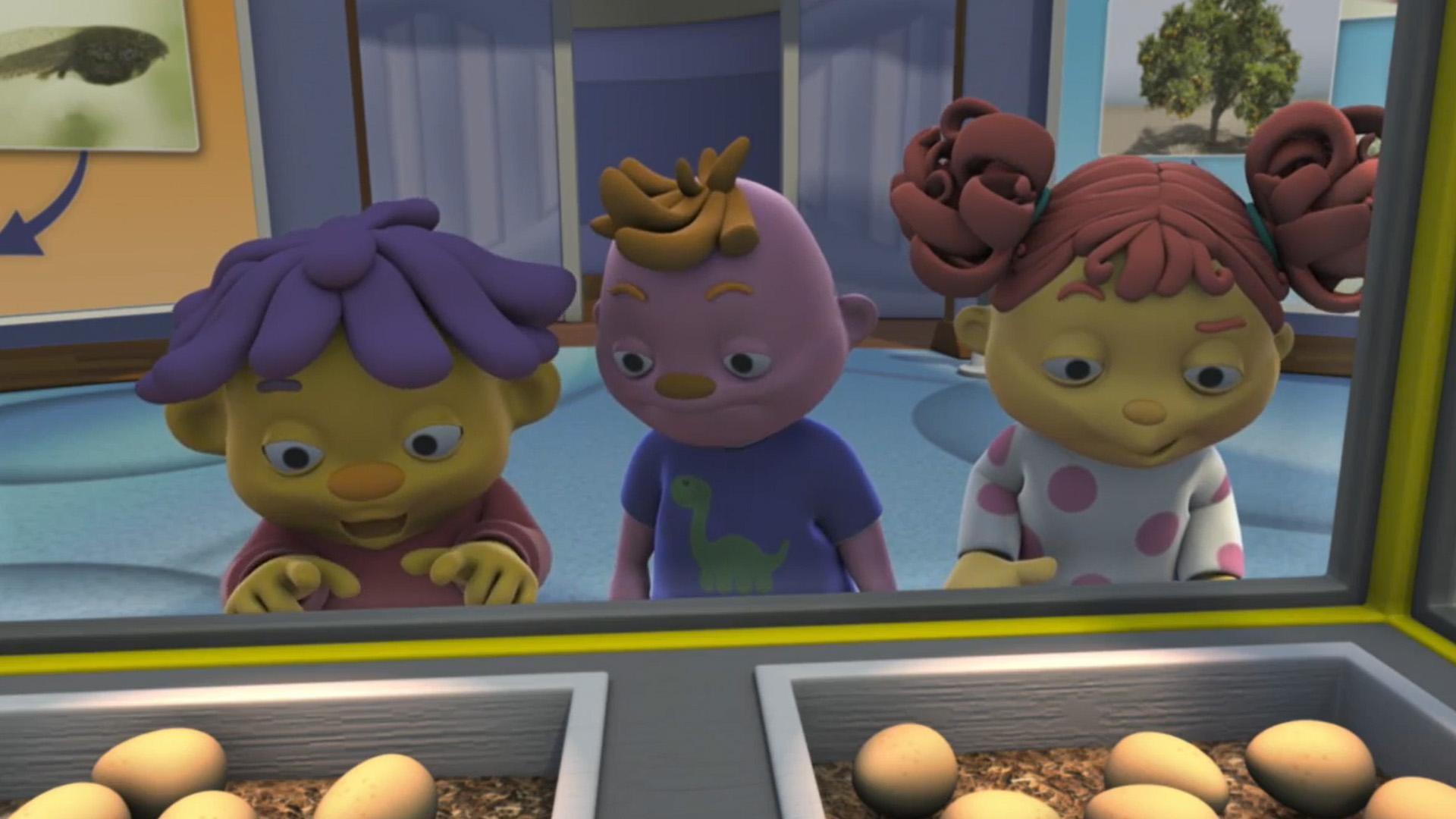 Sid investigates seeds with his friends at the Science Center.